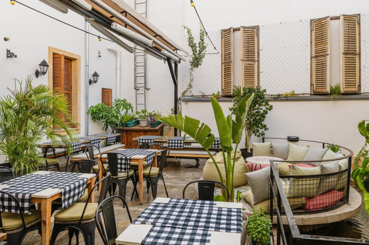 Djumba Hotel & Cafe Nicosia Exterior photo